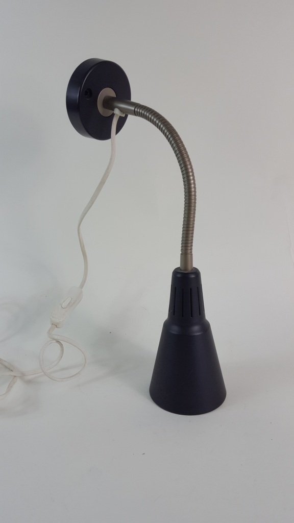 Vintage wandlamp, buigbare spot, zwart metalen kap.