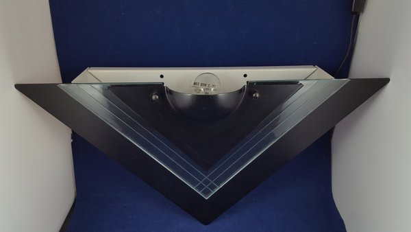 Wandlamp driehoek, jaren 80, industrieel metaal en glas.