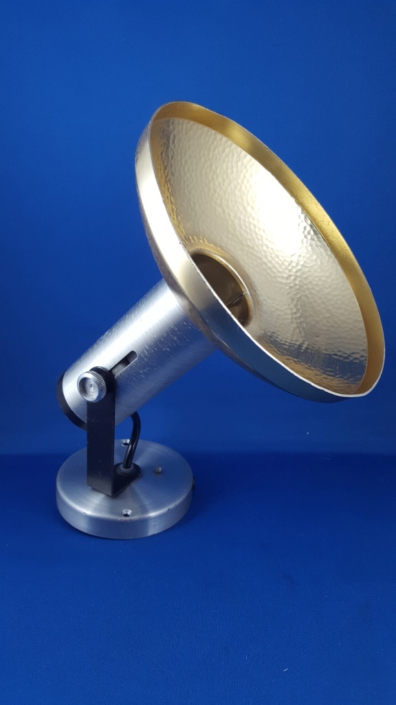 Vintage industriele wandlamp, metaal reflector.