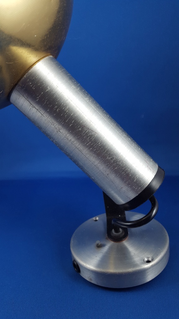 Vintage industriele wandlamp, metaal reflector.