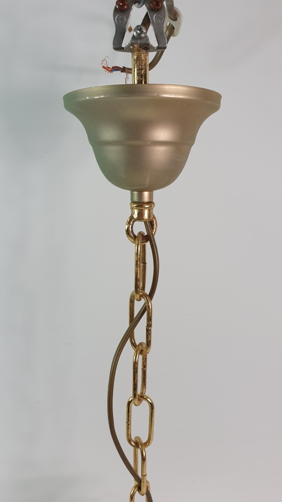 Vintage hanglamp, messing met 6 glazen kappen.