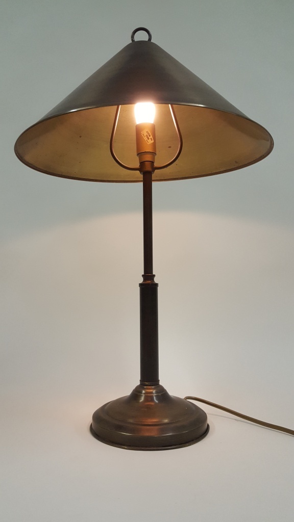 Lumi Lamp vintage tafellamp, koperen voet en kap. Bureaulamp