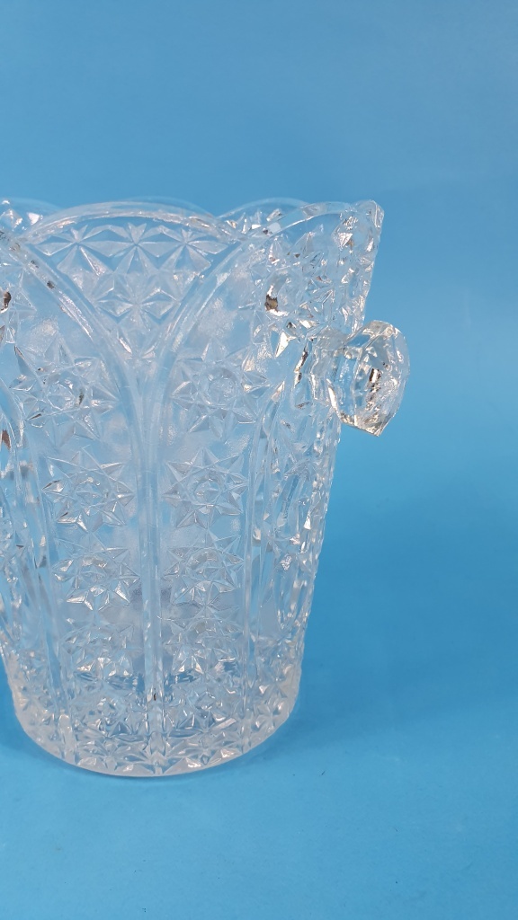 Vintage kristal geslepen glazen ijsemmer, met oortjes.