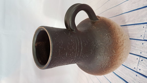 Vintage aardewerk vaas, kruik met oor, bruin, 32 cm. VIT